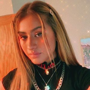 Meet your Posher, Lilly